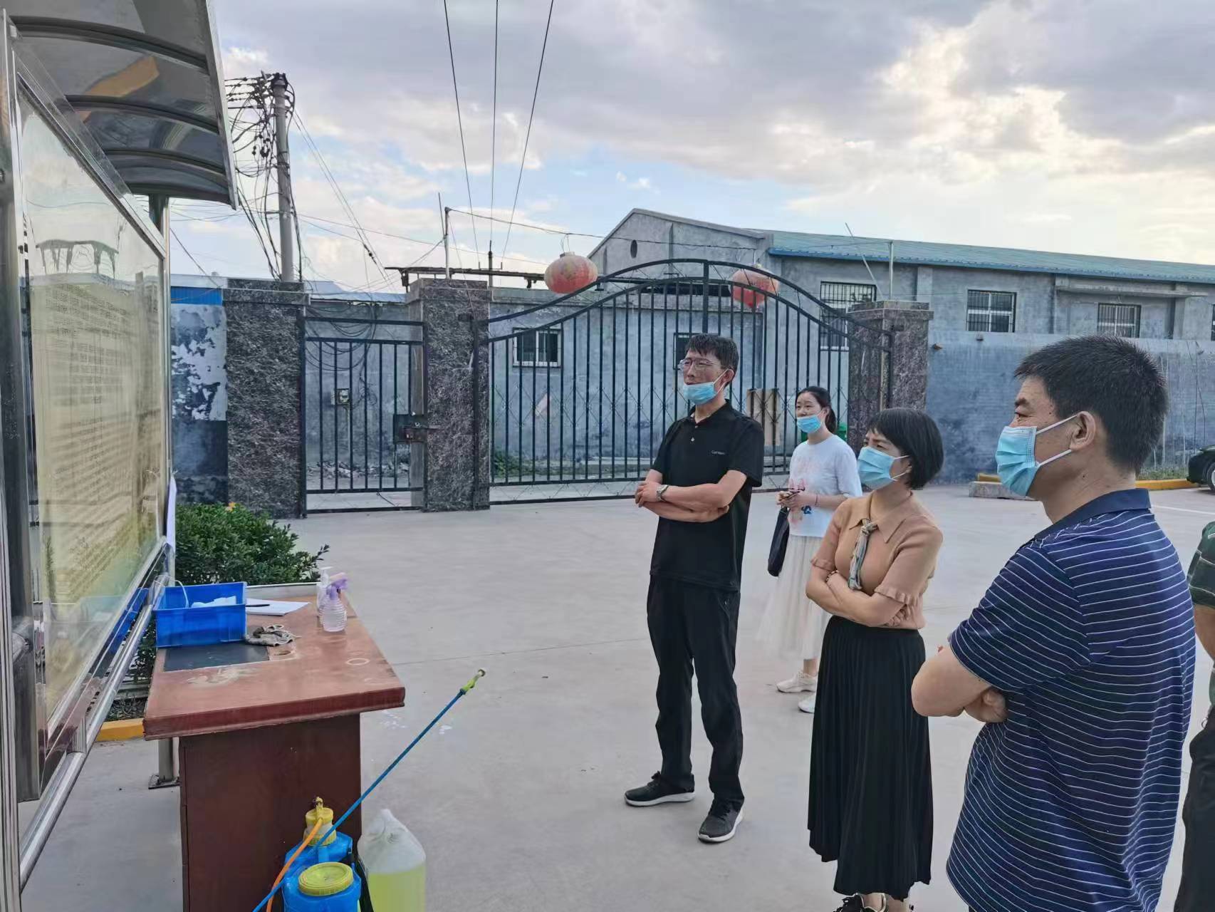 牧野區(qū)副區(qū)長(zhǎng)秦丹丹，科工信局張局長(zhǎng)蒞臨新航參觀(guān)指導(dǎo)工作。